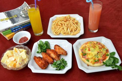 Đồ ăn tại/gần nhà trọ