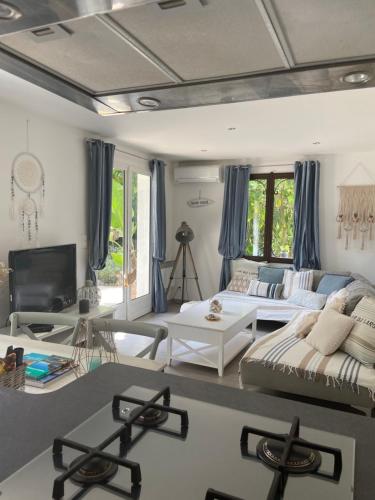Cap d'Antibes 50m from the beach 3 bedrooms/Pool