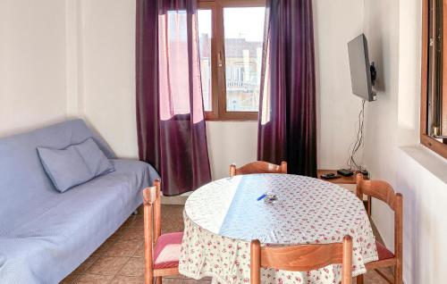 2 Bedroom Amazing Apartment In Rab