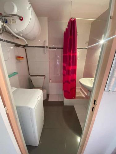Air-conditioned studio with balcony in St-Raphaël
