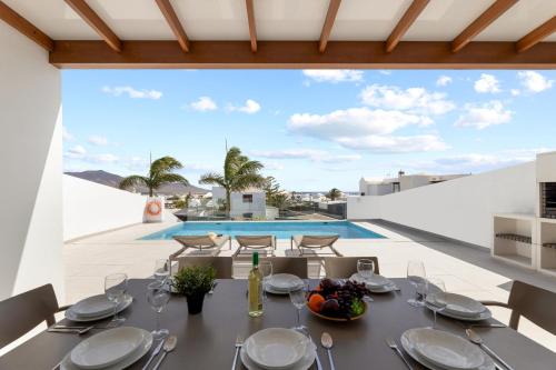 Villa Los Altos Nisa 3B by Escape Home