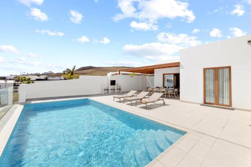 Villa Los Altos Nisa 3B by Escape Home