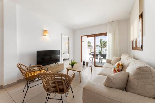 Villa Los Altos Nisa 3B by Escape Home