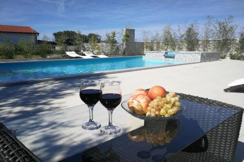 Flora Maris Pool Apartments
