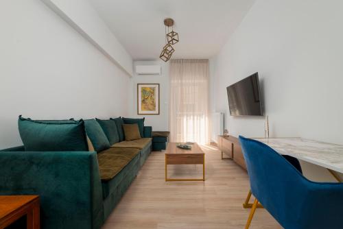 Emerald 2 BDs Apartment with Balcony in Exarcheia