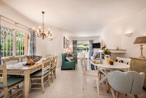 4 Bedrooms Private Pool Close To All Amenities
