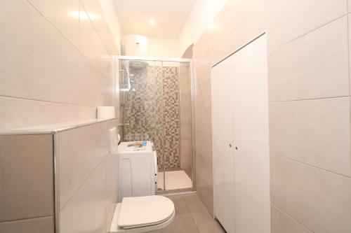 Apartment Kaza in center, with terrace, private parking, step to the sea