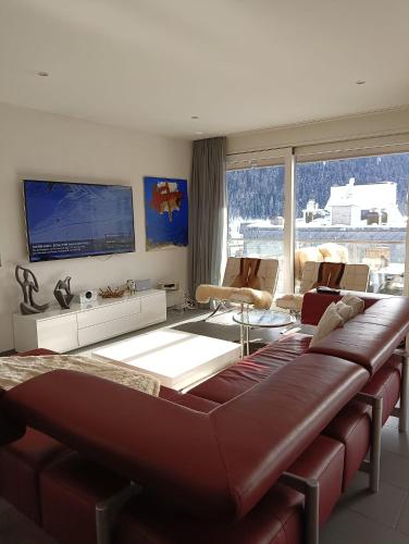 Luxury Penthouse 4 Bedroom 8 Min walk to WEF Davos