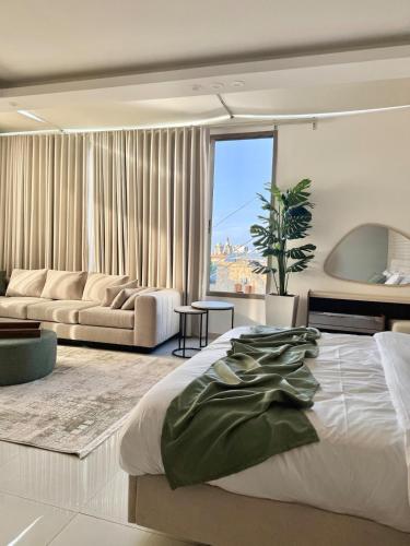Et opholdsområde på Batroun Staycation
