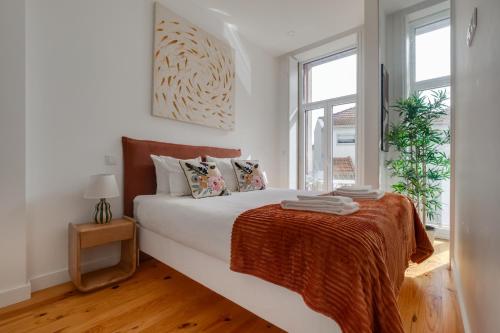 Library House With AC near metro