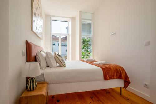 Library House With AC near metro