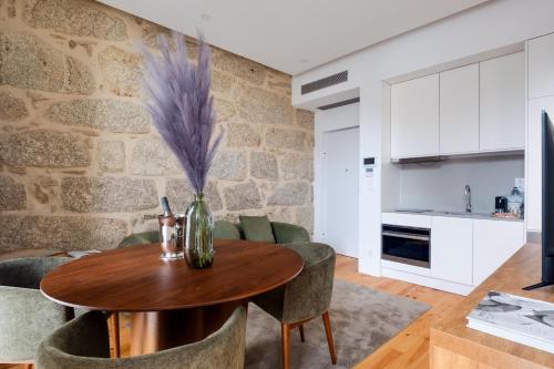 Library House With AC near metro