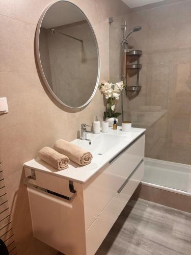 Rochatower Apartment 8F
