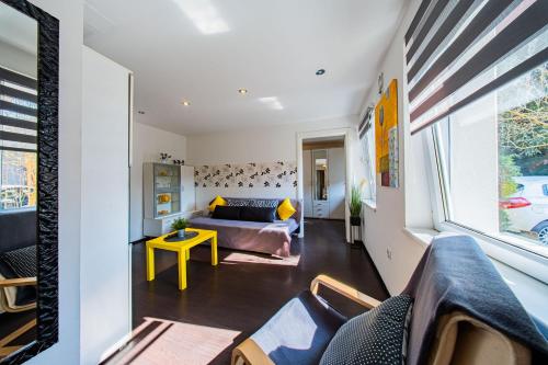 Zagreb 232 - 1 Bedroom - Parking - Terrace - New - Apartment - Flexible Keybox Entry - Modern - Monthly Rent - WiFi