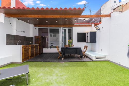 Canary Modern House