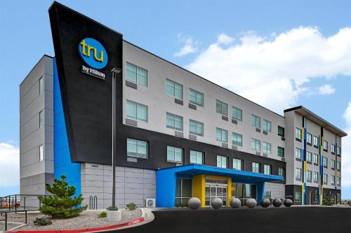 an office building with a ups sign on it at Tru By Hilton Albuquerque North I-25, Nm in Albuquerque