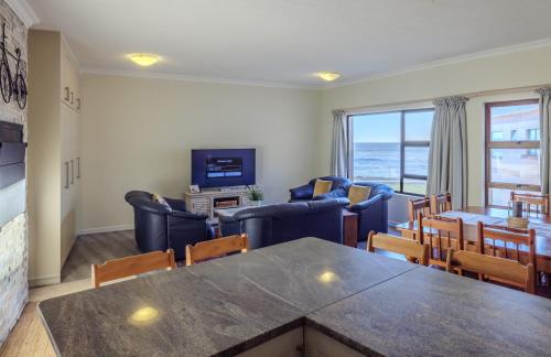 Central Seaview Apartment