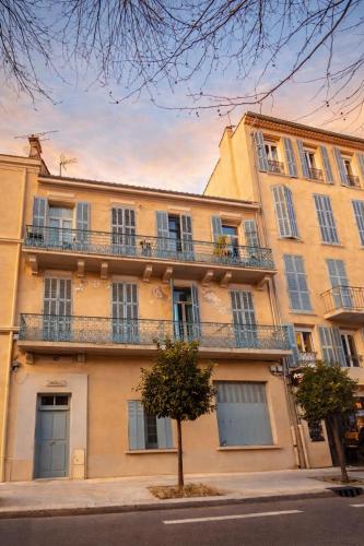 Studio lumineux avec balcon à Hyères