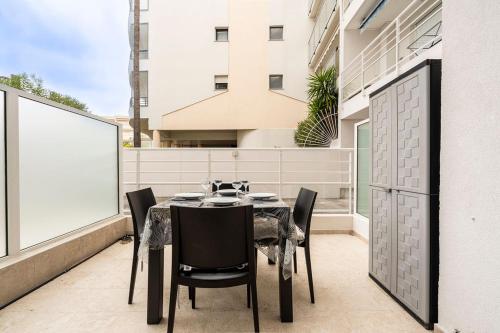 LE ROYAL Studio adorable avec terrasse, parfait pour les couples et à deux pas de la Croisette