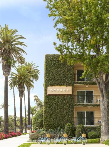 a building with bikes parked in front of it at Oceana Santa Monica, LXR Hotels & Resorts in Los Angeles