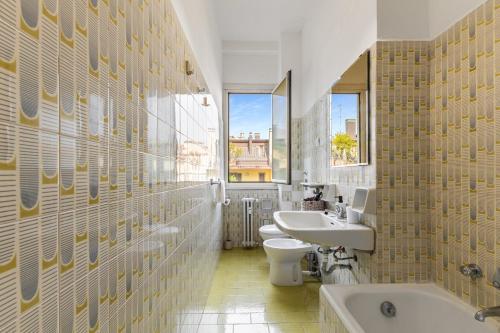 3 Bedrooms separate 1 Min Walk From Brera, 15 Min Duomo