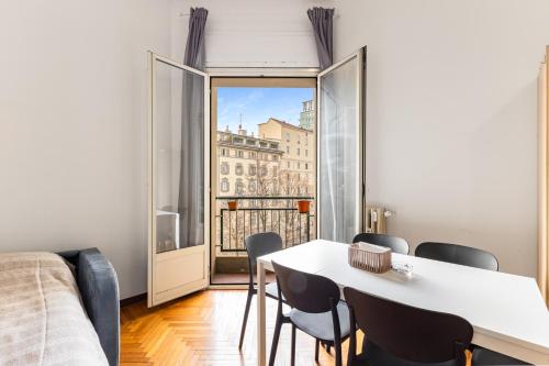 3 Bedrooms separate 1 Min Walk From Brera, 15 Min Duomo