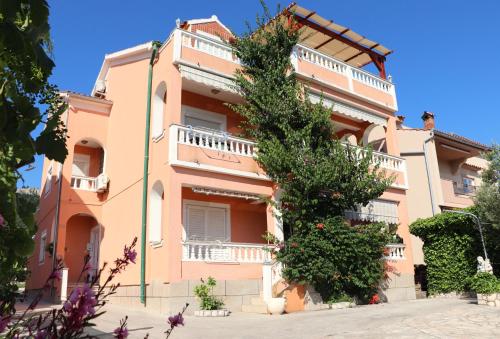 A 3 apartment with terrace garden and sea view