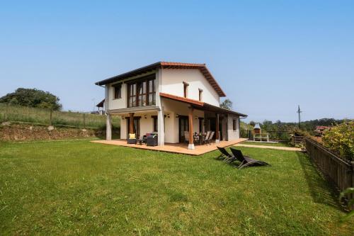 Villa Senda Llanes – Jardín, Terraza y Playa Cerca