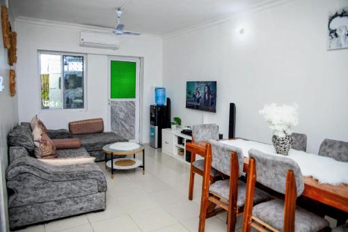 Affordable 2 BR Apartment near Stone Town