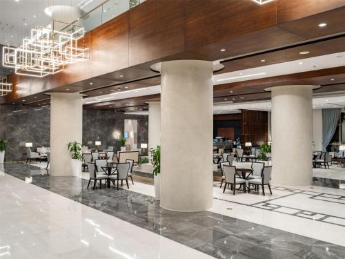 Wirgan Al Noor, Tapestry Collection by Hilton
