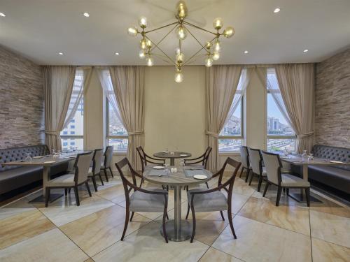 Wirgan Al Noor, Tapestry Collection by Hilton