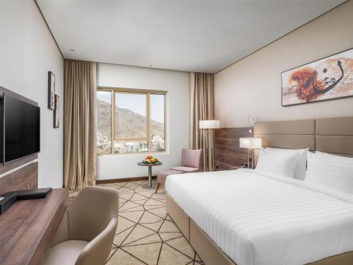 Wirgan Al Noor, Tapestry Collection by Hilton