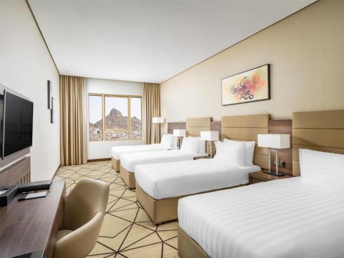 Wirgan Al Noor, Tapestry Collection by Hilton