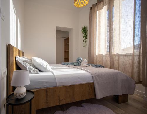 Foto Stylish Apartment with balcony in quiet Area near Old Town & Beach 2