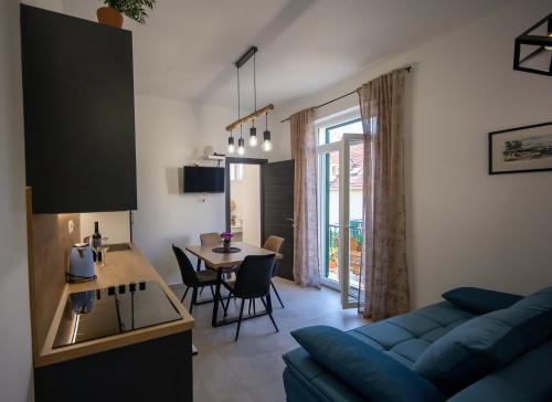 Foto Stylish Apartment with balcony in quiet Area near Old Town & Beach 5