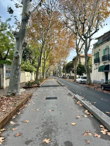 T2 avec grande terrasse - Tram à 50m - Centre 10mn à pied