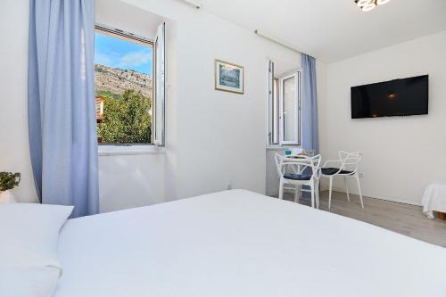 Sophie 1 - Old Town Heritage Suite