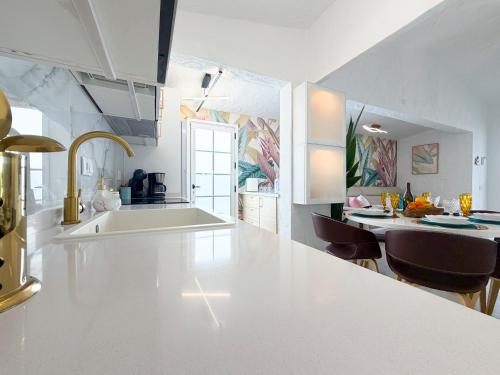 Oasis Beach III : Paradise with private Jacuzzi