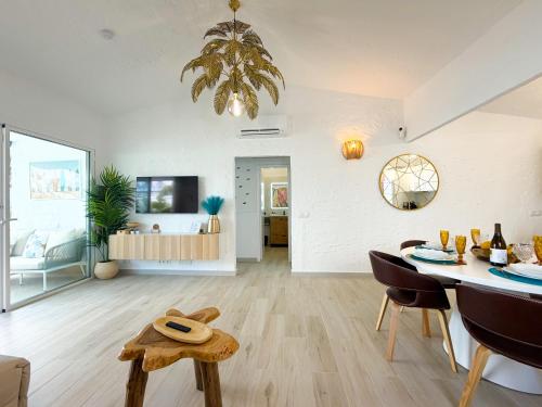 Oasis Beach III : Paradise with private Jacuzzi