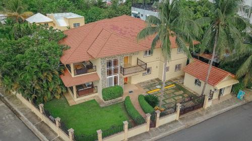 Spacious 8 Bedroom 10 Bath Villa THE CENTER of Sosua