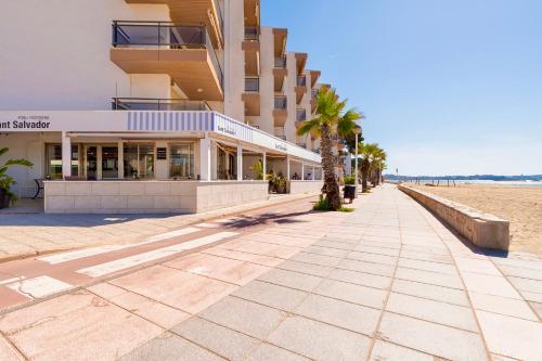 Planta baja con acceso directo a la playa AC