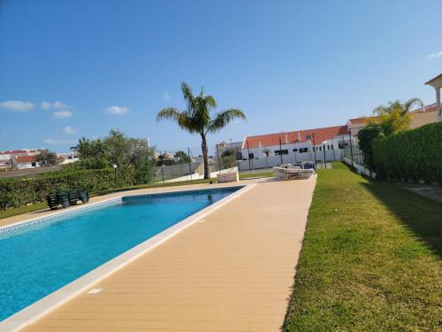 Spacious 2 Bedroom 2 Bathroom Condo in Albufeira