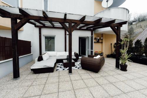 MELANIAS APARTMENT CENTER CITY BANSKA BYSTRICA, 47m terasse 2min Europa shopping center, Ministry of fun and Dukla athletic stadium