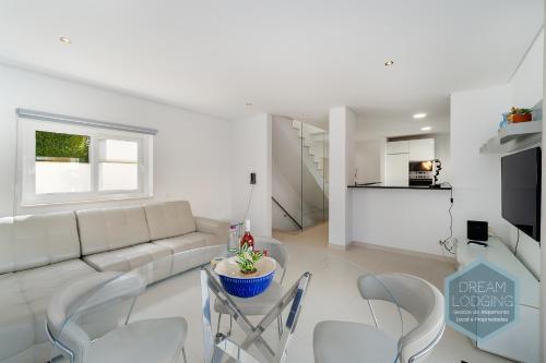 Patroves Luxury Residence - Dream Lodging