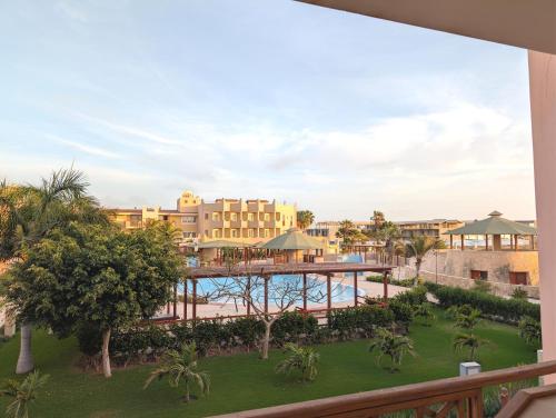 Sunny Pool Oasis - Tropical apt C12 - PointingCaboVerde