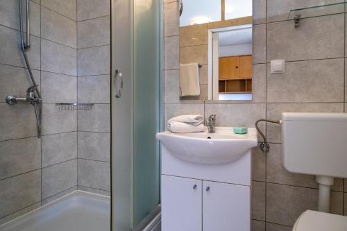 Double Room Banjol 2008b
