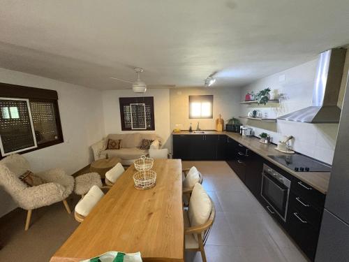 Nature hideaway with private pool, garden & sauna 40 min to City Malaga