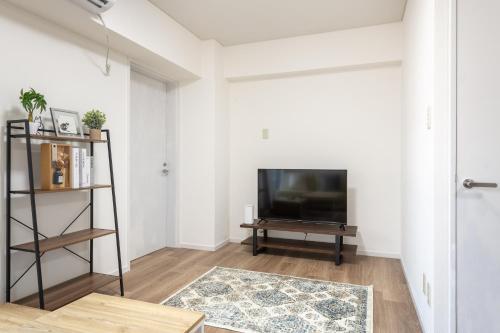-Tokyo mirai 5F- Just 5 minutes and one stop to Shinjuku Station! An 8-minute walk from Higashi-Nakano Station
