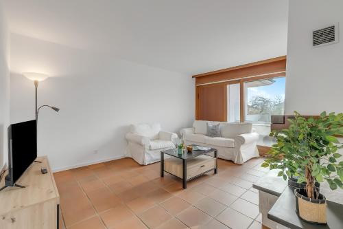 Casa Di Bea - Lugano 1BR with Terrace & Parking - Happy Rentals