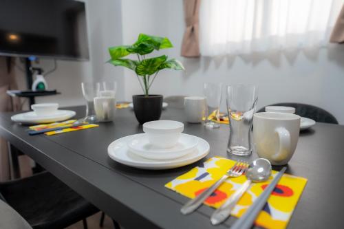 MAKI Residence九条-京セラドーム徒歩圏! 広い50平米 最大6名 4beds Near USJ Namba